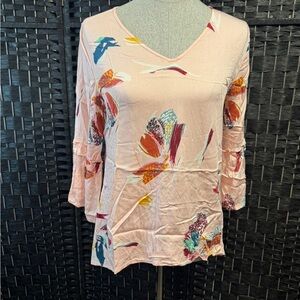 Grace & Lace pink Floral V-Neck Blouse - Pink and Multicolor. Sz M